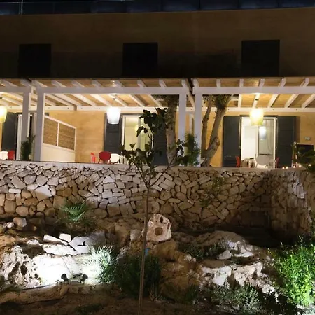 Le Del Carrubo בית נופש