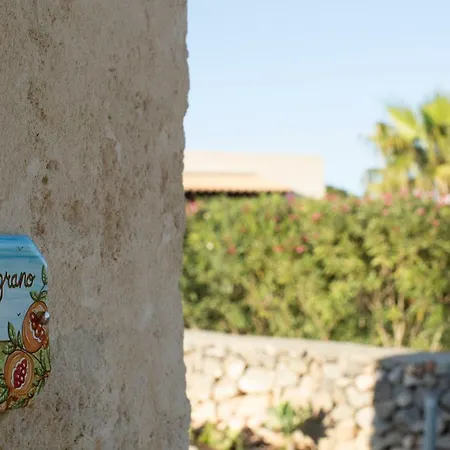 Le Del Carrubo * Favignana