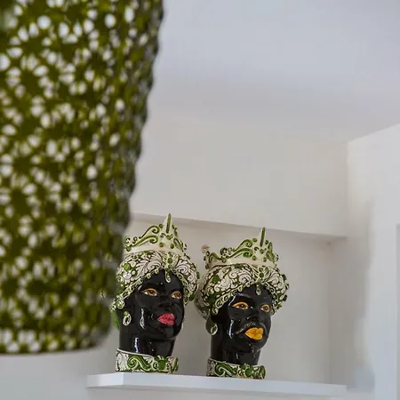 Le Del Carrubo * Φαβινιάνα