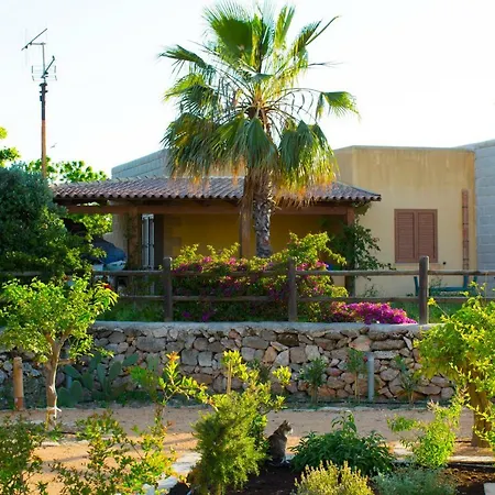 Le Del Carrubo Σπίτι διακοπών Φαβινιάνα